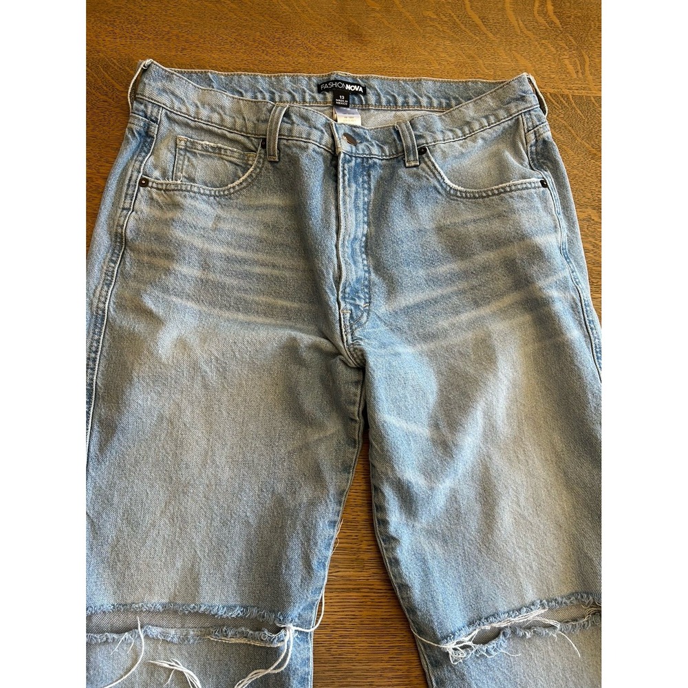 Fashion Nova Women's‎ Distressed Jeans – Size 13 - Picture 3 of 12